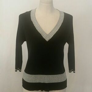 August Silk 3/4 sleeve blouse frstive v-neck XL